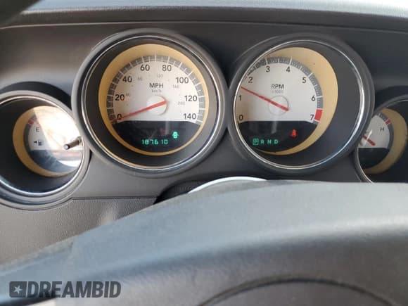 ✅ 2010 Dodge Challenger SE • VIN: 2B3CJ4DVXAH229761 • Lot: 75243894. Listed on Copart with 187,610 mi. Free auction sales archive from the USA and detailed vehicle history report at DreamBid. Image 9.