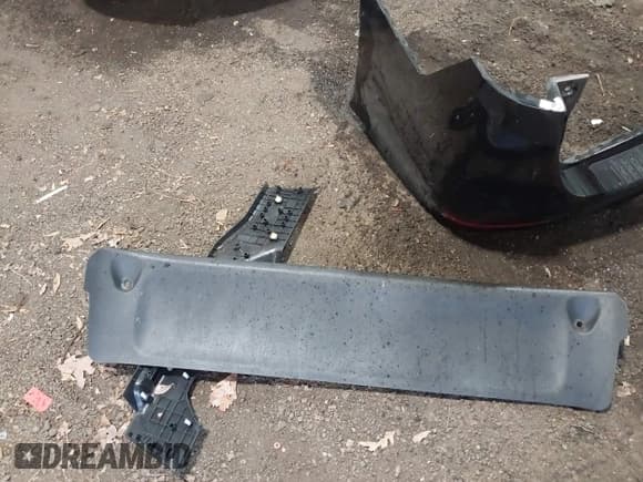 ✅ 2024 Honda Odyssey Sport • VIN: 5FNRL6H73RB041028 • Lot: 43687068. Listed on IAAI with 25,324 mi. Free auction sales archive from the USA and detailed vehicle history report at DreamBid. Image 18.