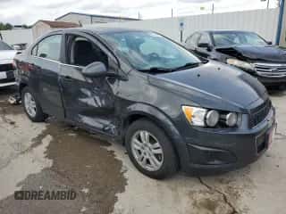 2014 Chevrolet Sonic LT z VIN 1G1JC5SHXE4200758, wystawiony jako Copart lot #57743744 z przebiegiem 134 572 mil mil oraz Nie do naprawy • Non repairable. Historia ofert i sprzedaży dostępna na DreamBid. Obrazek 4.