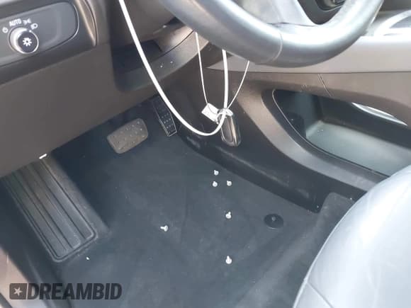 ✅ 2021 Buick Enclave Essence • VIN: 5GAERBKWXMJ168609 • Lot: 42819977. Wystawiony na IAAI z przebiegiem 56 406 mil. Bezpłatny archiwum sprzedaży aukcyjnych z USA i szczegółowy raport historii pojazdu na DreamBid. Zdjęcie 11.