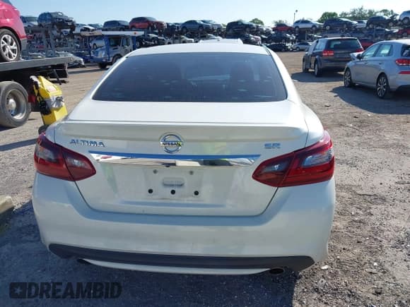 ✅ 2018 Nissan Altima SL • VIN: 1N4AL3AP0JC122839 • Лот: 43005542. Опубликован ранее на IAAI с пробегом 100 992 миль. Бесплатный доступ к архиву аукционных продаж из США и подробный отчёт об истории автомобиля на DreamBid. Изображение 17.