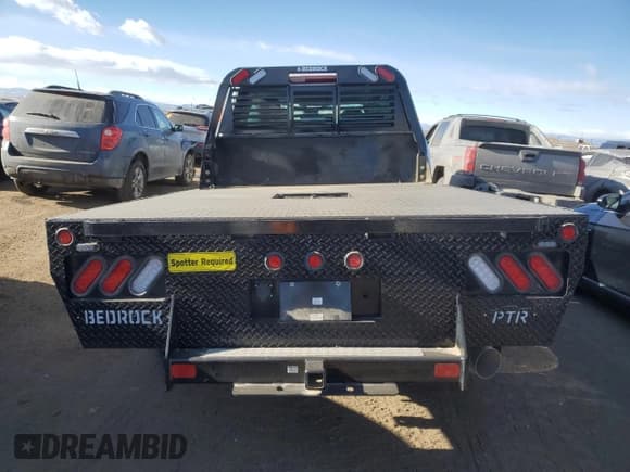 ✅ 2024 Chevrolet Silverado 2500HD • VIN: 1GB1YLEY6RF307152 • Lot: 84064034. Wystawiony na Copart z przebiegiem Nie podano. Bezpłatny archiwum sprzedaży aukcyjnych z USA i szczegółowy raport historii pojazdu na DreamBid. Zdjęcie 6.