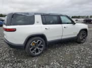✅ 2023 Rivian R1S Adventure • VIN: 7PDSGABA6PN017889 • Lot: 68860864. Wystawiony na Copart z przebiegiem 7 661 mil. Bezpłatny archiwum sprzedaży aukcyjnych z USA i szczegółowy raport historii pojazdu na DreamBid. Zdjęcie 3.