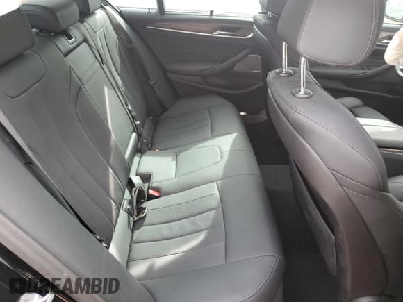 ✅ 2023 BMW 5 Series 530i xDrive • VIN: WBA13BJ01PCM53684 • Lot: 86590855. Wystawiony na Copart z przebiegiem 20 468 mil. Bezpłatny archiwum sprzedaży aukcyjnych z USA i szczegółowy raport historii pojazdu na DreamBid. Zdjęcie 10.