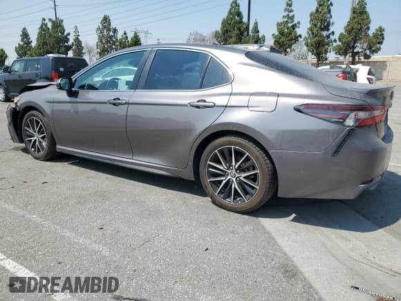 ✅ 2021 Toyota Camry SE • VIN: 4T1G11AK4MU450844 • Lot: 66133245. Listed on Copart with 55,771 mi. Free auction sales archive from the USA and detailed vehicle history report at DreamBid. Image 2.