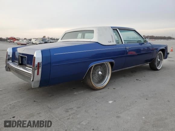 ✅ 1981 Cadillac DeVille • VIN: 1G6AD4795B9145220 • Лот: 93728615. Опубликован ранее на Copart с пробегом 39 287 миль. Бесплатный доступ к архиву аукционных продаж из США и подробный отчёт об истории автомобиля на DreamBid. Изображение 3.