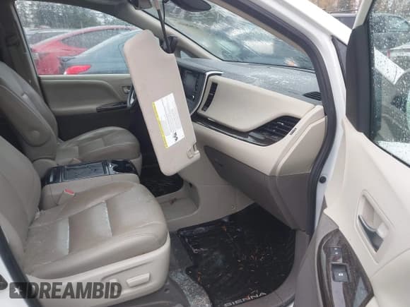 ✅ 2020 Toyota Sienna XLE • VIN: 5TDDZ3DC7LS237745 • Lot: 43686002. Listed on IAAI with 68,751 mi. Free auction sales archive from the USA and detailed vehicle history report at DreamBid. Image 5.