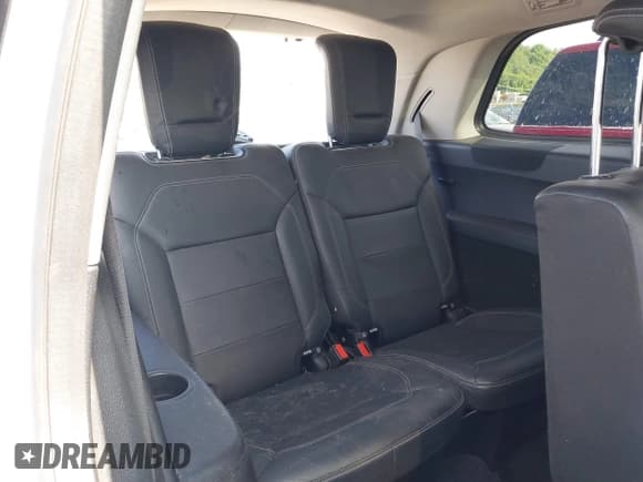 ✅ 2015 Mercedes-Benz GL 550 • VIN: 4JGDF7DE0FA472857 • Лот: 42309286. Опубликован ранее на IAAI с пробегом 93 088 миль. Бесплатный доступ к архиву аукционных продаж из США и подробный отчёт об истории автомобиля на DreamBid. Изображение 19.