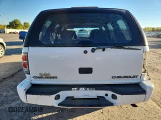 ✅ 1998 Chevrolet Blazer LS • VIN: 1GNDT13W4W2268486 • Lot: 84461035. Wystawiony na Copart z przebiegiem Nie podano. Bezpłatny archiwum sprzedaży aukcyjnych z USA i szczegółowy raport historii pojazdu na DreamBid. Zdjęcie 6.