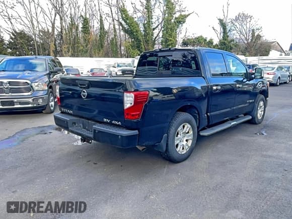 ✅ 2017 Nissan Titan Pro-4X • VIN: 1N6AA1E53HN559310 • Lot: 95930605. Wystawiony na Copart z przebiegiem 117 343 mil. Bezpłatny archiwum sprzedaży aukcyjnych z USA i szczegółowy raport historii pojazdu na DreamBid. Zdjęcie 4.