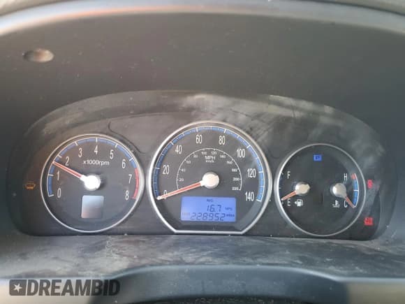 ✅ 2008 Hyundai Santa Fe SE • VIN: 5NMSH13E98H211563 • Lot: 77239834. Listed on Copart with 228,952 mi. Free auction sales archive from the USA and detailed vehicle history report at DreamBid. Image 9.