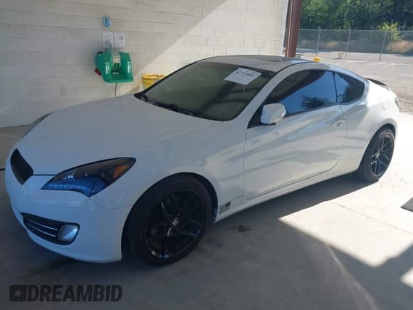 ✅ 2010 Hyundai Genesis Coupe Grand Touring • VIN: KMHHU6KH3AU017247 • Lot: 42715001. Listed on IAAI with 153,442 mi. Free auction sales archive from the USA and detailed vehicle history report at DreamBid. Image 17.