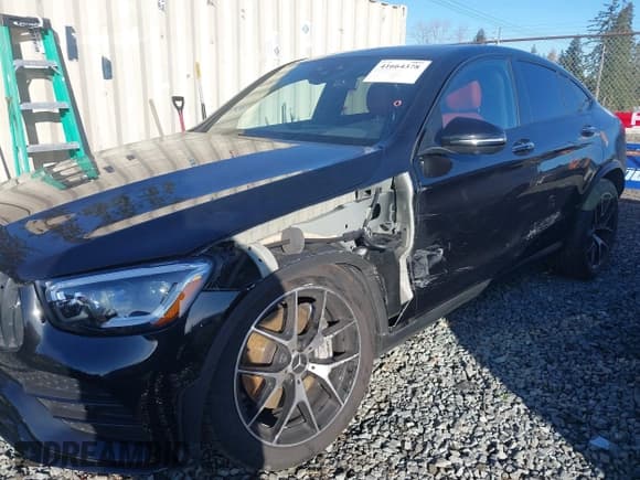 ✅ 2023 Mercedes-Benz GLC 43 AMG • VIN: W1N0J6EB7PG147467 • Lot: 41664378. Wystawiony na IAAI z przebiegiem 10 797 mil. Bezpłatny archiwum sprzedaży aukcyjnych z USA i szczegółowy raport historii pojazdu na DreamBid. Zdjęcie 6.