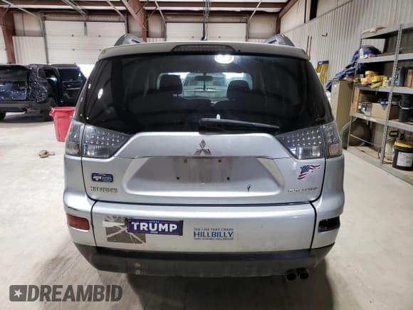 ✅ 2007 Mitsubishi Outlander LS • VIN: JA4MT31XX7U001109 • Lot: 48114145. Wystawiony na Copart z przebiegiem 280 829 mil. Bezpłatny archiwum sprzedaży aukcyjnych z USA i szczegółowy raport historii pojazdu na DreamBid. Zdjęcie 6.