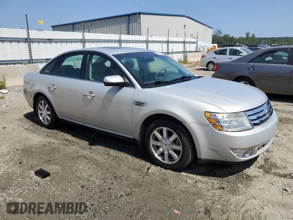 ✅ 2009 Ford Taurus SEL • VIN: 1FAHP24W99G105154 • Lot: 69207174. Wystawiony na Copart z przebiegiem 78 918 mil. Bezpłatny archiwum sprzedaży aukcyjnych z USA i szczegółowy raport historii pojazdu na DreamBid. Zdjęcie 4.