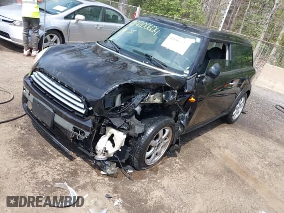 ✅ 2010 MINI Clubman • VIN: WMWML3C58ATX51703 • Lot: 42006124. Wystawiony na IAAI z przebiegiem 155 902 mil. Bezpłatny archiwum sprzedaży aukcyjnych z USA i szczegółowy raport historii pojazdu na DreamBid. Zdjęcie 2.