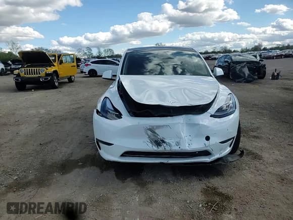 ✅ 2024 Tesla Model Y Long Range • VIN: 7SAYGDEE7RF088685 • Лот: 85380585. Опубликован ранее на Copart с пробегом 17 980 миль. Бесплатный доступ к архиву аукционных продаж из США и подробный отчёт об истории автомобиля на DreamBid. Изображение 13.