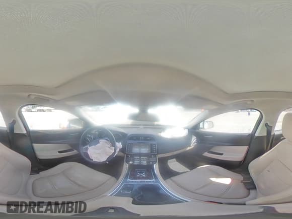 ✅ 2017 Jaguar XE 35t Prestige • VIN: SAJAK4BV6HA950823 • Lot: 62708285. Wystawiony na Copart z przebiegiem 40 337 mil. Bezpłatny archiwum sprzedaży aukcyjnych z USA i szczegółowy raport historii pojazdu na DreamBid. Zdjęcie 14.