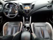 ✅ 2013 Hyundai Veloster Turbo • VIN: KMHTC6AE8DU097167 • Lot: 84183424. Wystawiony na Copart z przebiegiem 202 968 mil. Bezpłatny archiwum sprzedaży aukcyjnych z USA i szczegółowy raport historii pojazdu na DreamBid. Zdjęcie 8.