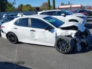 ✅ 2020 Toyota Camry SE • VIN: 4T1G11AK1LU322396 • Lot: 43497990. Wystawiony na IAAI z przebiegiem 116 602 mil. Bezpłatny archiwum sprzedaży aukcyjnych z USA i szczegółowy raport historii pojazdu na DreamBid. Zdjęcie 13.