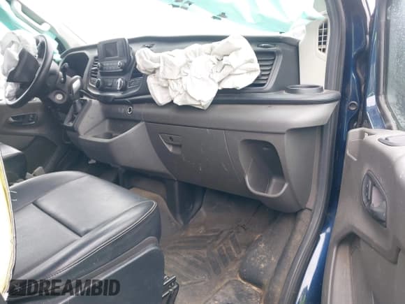 ✅ 2021 Ford Transit Cargo • VIN: 1FTBR1Y80MKA12125 • Lot: 41773493. Wystawiony na IAAI z przebiegiem 42 989 mil. Bezpłatny archiwum sprzedaży aukcyjnych z USA i szczegółowy raport historii pojazdu na DreamBid. Zdjęcie 5.