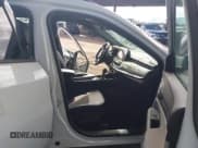 ✅ 2025 Jeep Compass Latitude • VIN: 3C4NJDBNXST504032 • Lot: 43421601. Wystawiony na IAAI z przebiegiem 15 238 mil. Bezpłatny archiwum sprzedaży aukcyjnych z USA i szczegółowy raport historii pojazdu na DreamBid. Zdjęcie 5.