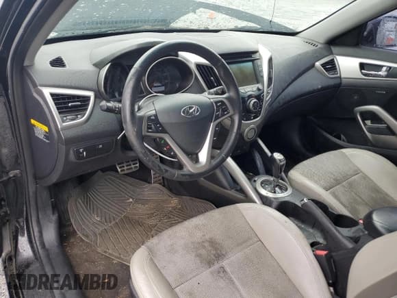 ✅ 2013 Hyundai Veloster w/Gray Int • VIN: KMHTC6AD8DU113990 • Lot: 54571895. Listed on Copart with 181,757 mi. Free auction sales archive from the USA and detailed vehicle history report at DreamBid. Image 8.