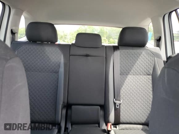 ✅ 2018 Volkswagen Tiguan S • VIN: 3VV1B7AX1JM072635 • Lot: 58413425. Listed on Copart with 79,514 mi. Free auction sales archive from the USA and detailed vehicle history report at DreamBid. Image 10.