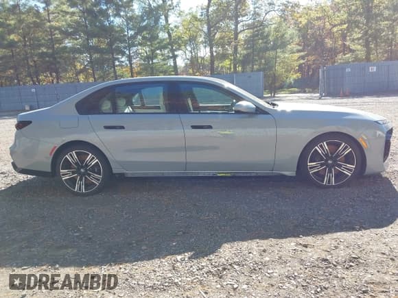 ✅ 2023 BMW 7 Series 760i xDrive • VIN: WBA33EJ02PCM12247 • Lot: 43470900. Listed on IAAI with 16,041 mi. Free auction sales archive from the USA and detailed vehicle history report at DreamBid. Image 13.