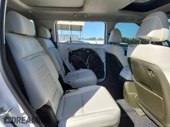 ✅ 2025 Hyundai Santa Fe Calligraphy • VIN: 5NMP5DG11SH051290 • Lot: 84210365. Listed on Copart with 4,533 mi. Free auction sales archive from the USA and detailed vehicle history report at DreamBid. Image 11.