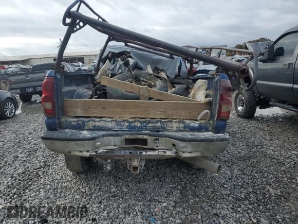 ✅ 2003 Chevrolet Silverado 2500HD LT • VIN: 1GCHK291X3E323578 • Lot: 90325455. Wystawiony na Copart z przebiegiem Nie podano. Bezpłatny archiwum sprzedaży aukcyjnych z USA i szczegółowy raport historii pojazdu na DreamBid. Zdjęcie 6.