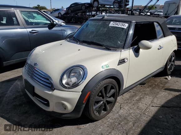 ✅ 2014 MINI Convertible • VIN: WMWZN3C59ET569823 • Лот: 72543194. Опубликован ранее на Copart с пробегом 56 730 миль. Бесплатный доступ к архиву аукционных продаж из США и подробный отчёт об истории автомобиля на DreamBid. Изображение 1.