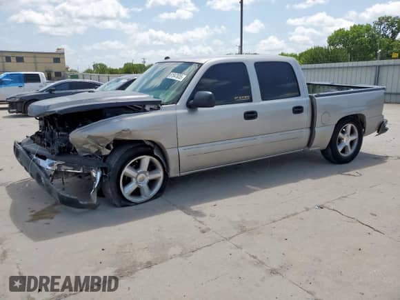✅ 2004 Chevrolet Silverado 1500 LS • VIN: 2GCEC13TX41247187 • Лот: 61547835. Опубликован ранее на Copart с пробегом 175 451 миль. Бесплатный доступ к архиву аукционных продаж из США и подробный отчёт об истории автомобиля на DreamBid. Изображение 1.