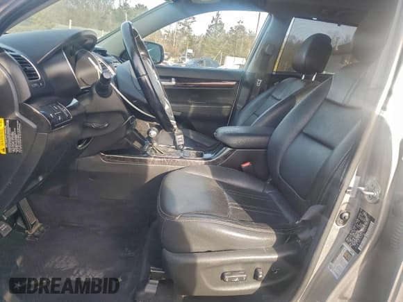 ✅ 2014 Kia Sorento EX • VIN: 5XYKUDA73EG458651 • Лот: 95087555. Опубликован ранее на Copart с пробегом 176 920 миль. Бесплатный доступ к архиву аукционных продаж из США и подробный отчёт об истории автомобиля на DreamBid. Изображение 7.