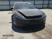 ✅ 2025 Tesla Model 3 Long Range • VIN: 5YJ3E1EB4SF960442 • Лот: 63077335. Опубликован ранее на Copart с пробегом 6 950 миль. Бесплатный доступ к архиву аукционных продаж из США и подробный отчёт об истории автомобиля на DreamBid. Изображение 13.