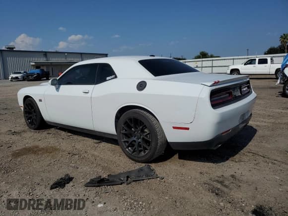 ✅ 2016 Dodge Challenger R/T • VIN: 2C3CDZBT6GH176638 • Lot: 66112583. Wystawiony na Copart z przebiegiem 107 442 mil. Bezpłatny archiwum sprzedaży aukcyjnych z USA i szczegółowy raport historii pojazdu na DreamBid. Zdjęcie 2.