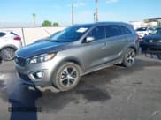 ✅ 2017 Kia Sorento EX • VIN: 5XYPH4A53HG299014 • Лот: 43244588. Опубликован ранее на IAAI с пробегом 141 029 миль. Бесплатный доступ к архиву аукционных продаж из США и подробный отчёт об истории автомобиля на DreamBid. Изображение 2.