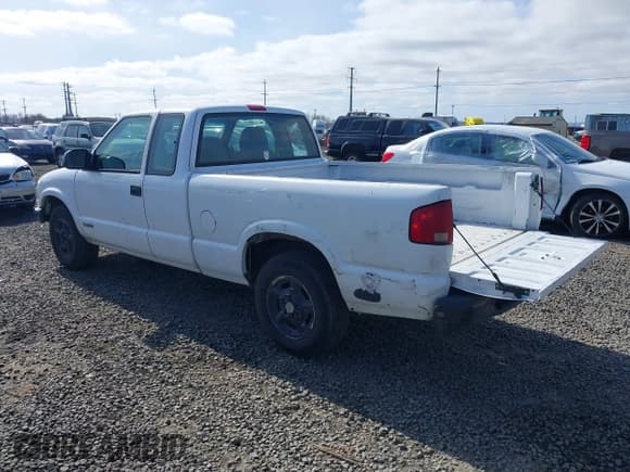 ✅ 2002 Chevrolet S-10 • VIN: 1GCCS19W028183151 • Лот: 41714759. Опубликован ранее на IAAI с пробегом 169 490 миль. Бесплатный доступ к архиву аукционных продаж из США и подробный отчёт об истории автомобиля на DreamBid. Изображение 3.