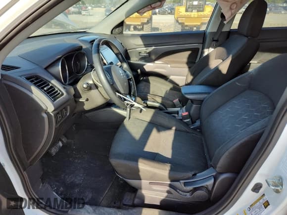 ✅ 2021 Mitsubishi Outlander SE • VIN: JA4APVAU7MU011956 • Lot: 81397395. Listed on Copart with 105,458 mi. Free auction sales archive from the USA and detailed vehicle history report at DreamBid. Image 7.