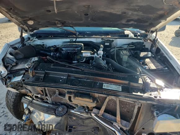 ✅ 1999 Chevrolet Suburban • VIN: 3GNGK26J6XG201502 • Лот: 89867585. Опубликован ранее на Copart с пробегом 198 342 миль. Бесплатный доступ к архиву аукционных продаж из США и подробный отчёт об истории автомобиля на DreamBid. Изображение 12.