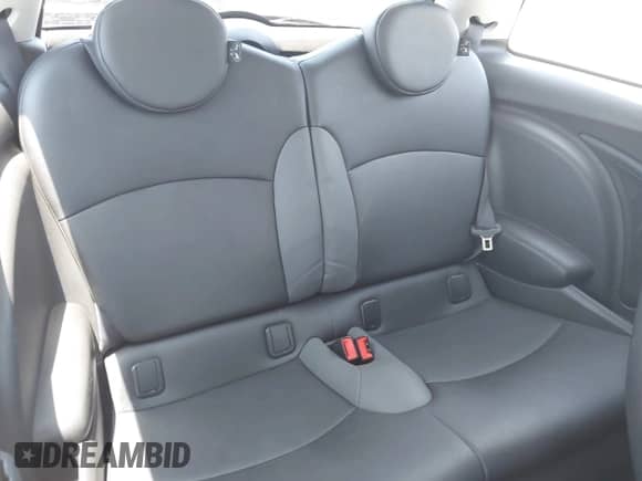 2009 MINI Hardtop S с VIN WMWMF73529TX40576, выставлен на аукционе IAAI как лот 42462085 с пробегом 77 936 миль миль и . История ставок и продаж доступна на DreamBid. Изображение 8.