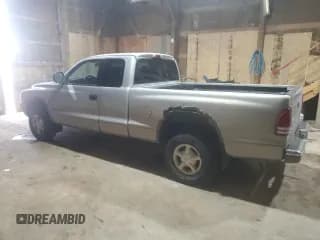✅ 1997 Dodge Dakota • VIN: 1B7GG23X9VS136122 • Lot: 47701695. Wystawiony na Copart z przebiegiem 164 161 mil. Bezpłatny archiwum sprzedaży aukcyjnych z USA i szczegółowy raport historii pojazdu na DreamBid. Zdjęcie 2.