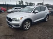 ✅ 2019 Volvo XC40 Momentum • VIN: YV4AC2HK4K2061210 • Lot: 43802149. Wystawiony na IAAI z przebiegiem 96 057 mil. Bezpłatny archiwum sprzedaży aukcyjnych z USA i szczegółowy raport historii pojazdu na DreamBid. Zdjęcie 2.