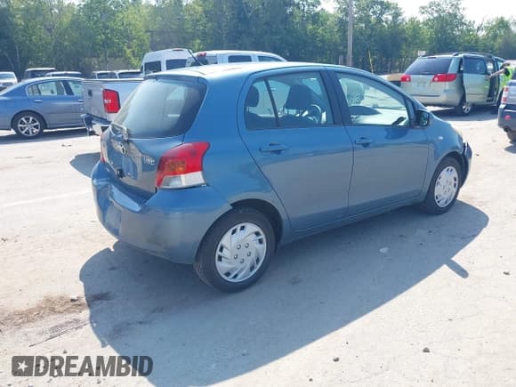 ✅ 2010 Toyota Yaris • VIN: JTDKT4K32A5295394 • Lot: 42811334. Wystawiony na IAAI z przebiegiem 108 246 mil. Bezpłatny archiwum sprzedaży aukcyjnych z USA i szczegółowy raport historii pojazdu na DreamBid. Zdjęcie 4.