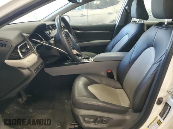 ✅ 2020 Toyota Camry XLE • VIN: 4T1F11AK2LU400230 • Lot: 60071115. Listed on Copart with 39,623 mi. Free auction sales archive from the USA and detailed vehicle history report at DreamBid. Image 7.