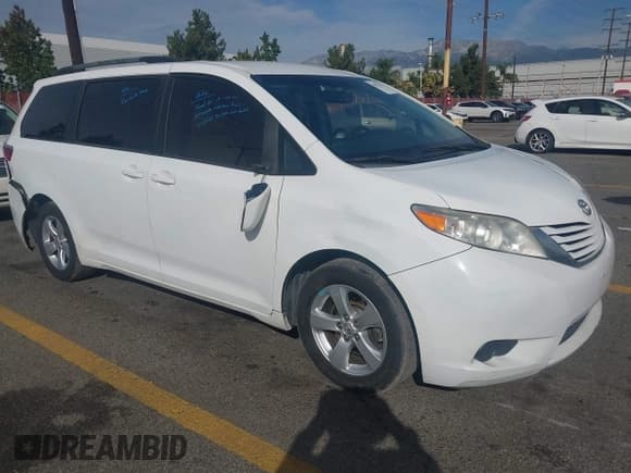 ✅ 2016 Toyota Sienna LE AAS • VIN: 5TDKK3DC3GS720005 • Lot: 43677214. Listed on IAAI with 187,619 mi. Free auction sales archive from the USA and detailed vehicle history report at DreamBid. Image 1.