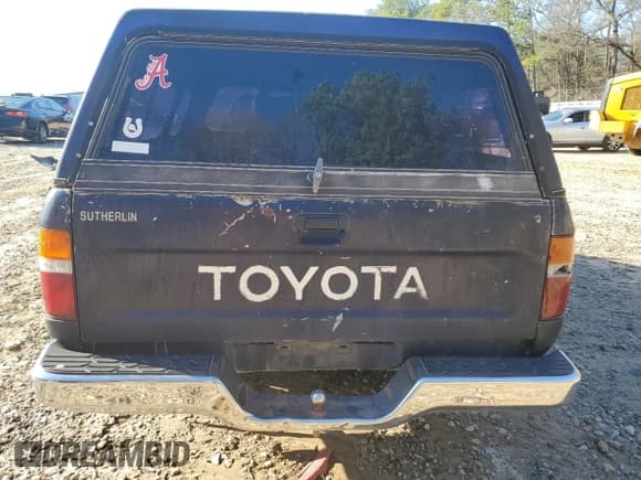 ✅ 1992 Toyota Pickup DLX • VIN: JT4RN93P6N5066035 • Лот: 86102924. Опубликован ранее на Copart с пробегом 165 311 миль. Бесплатный доступ к архиву аукционных продаж из США и подробный отчёт об истории автомобиля на DreamBid. Изображение 6.