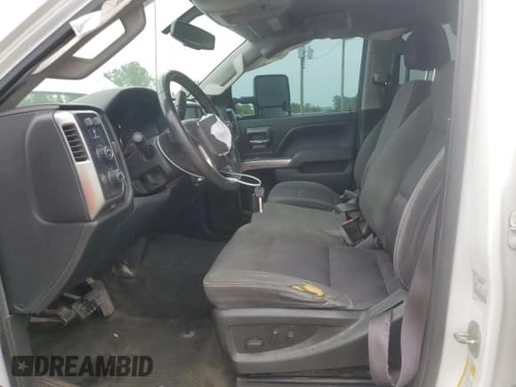 ✅ 2017 Chevrolet Silverado 2500HD LT • VIN: 1GC1KVEY8HF123256 • Lot: 61423985. Wystawiony na Copart z przebiegiem 227 215 mil. Bezpłatny archiwum sprzedaży aukcyjnych z USA i szczegółowy raport historii pojazdu na DreamBid. Zdjęcie 7.