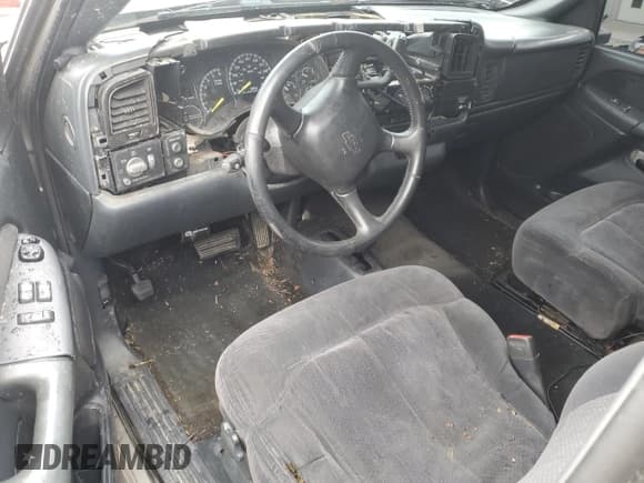 ✅ 2000 Chevrolet Silverado 1500 LS • VIN: 1GCEK14TXYZ261475 • Лот: 79333034. Опубликован ранее на Copart с пробегом Не указан. Бесплатный доступ к архиву аукционных продаж из США и подробный отчёт об истории автомобиля на DreamBid. Изображение 8.