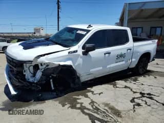 ✅ 2024 Chevrolet Silverado 1500 Custom Trail Boss • VIN: 3GCPDCEK9RG194423 • Lot: 63011675. Listed on Copart with 8,408 mi. Free auction sales archive from the USA and detailed vehicle history report at DreamBid. Image 1.